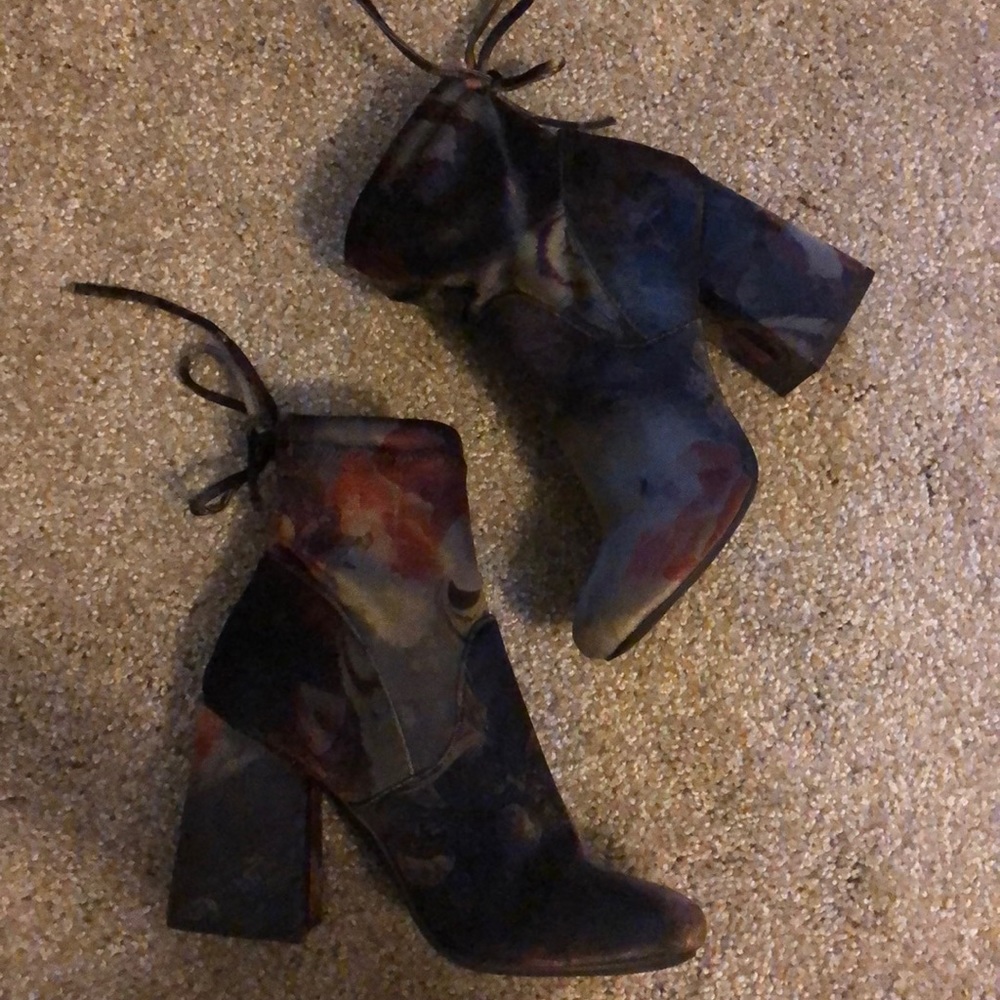 Velvet booties